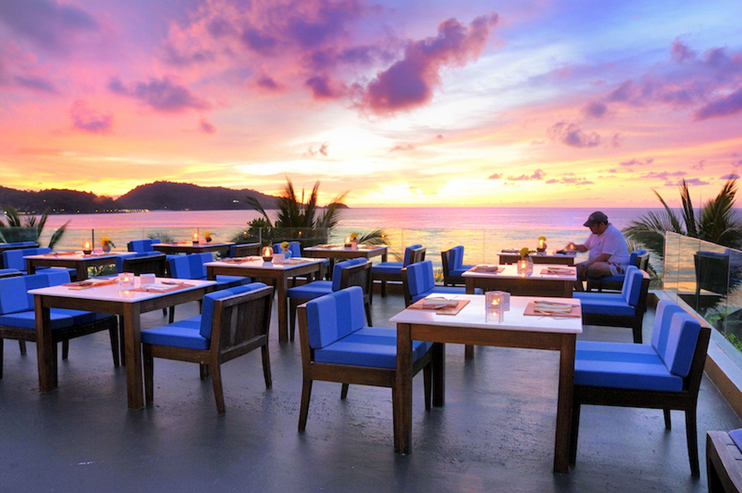 La Flora Resort Patong Ресторан фото