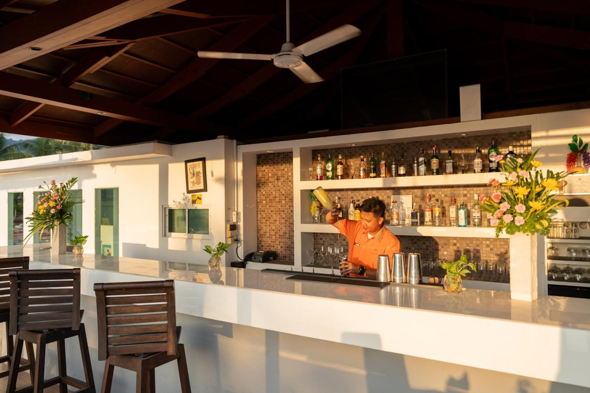 La Flora Resort Patong Екстер'єр фото