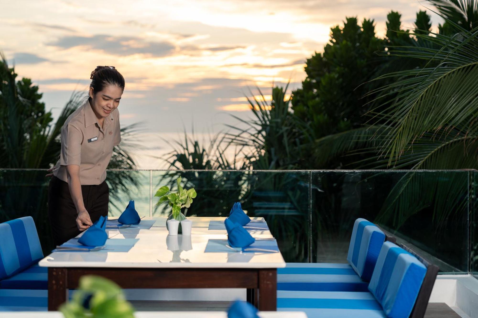 La Flora Resort Patong Екстер'єр фото