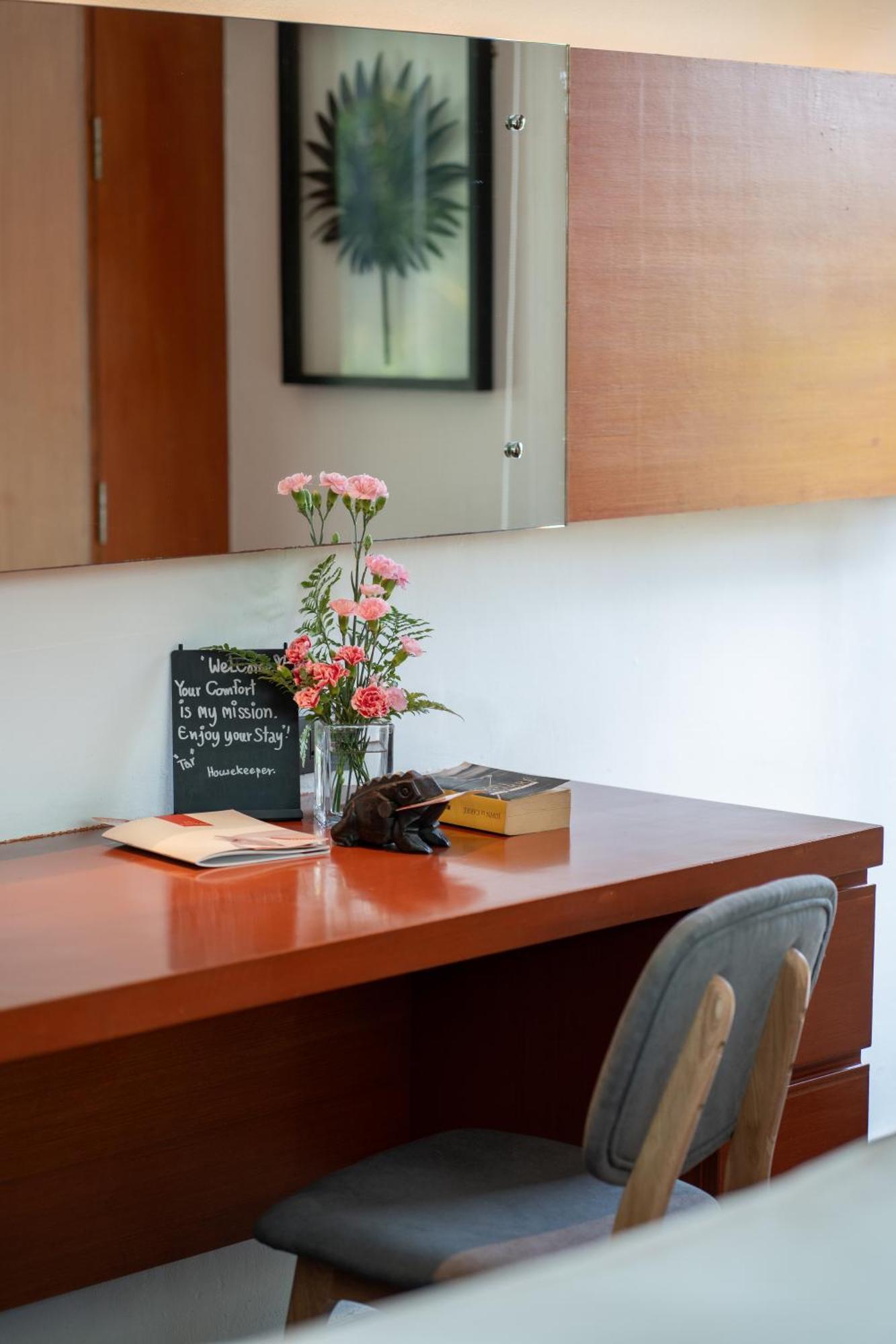 La Flora Resort Patong Екстер'єр фото