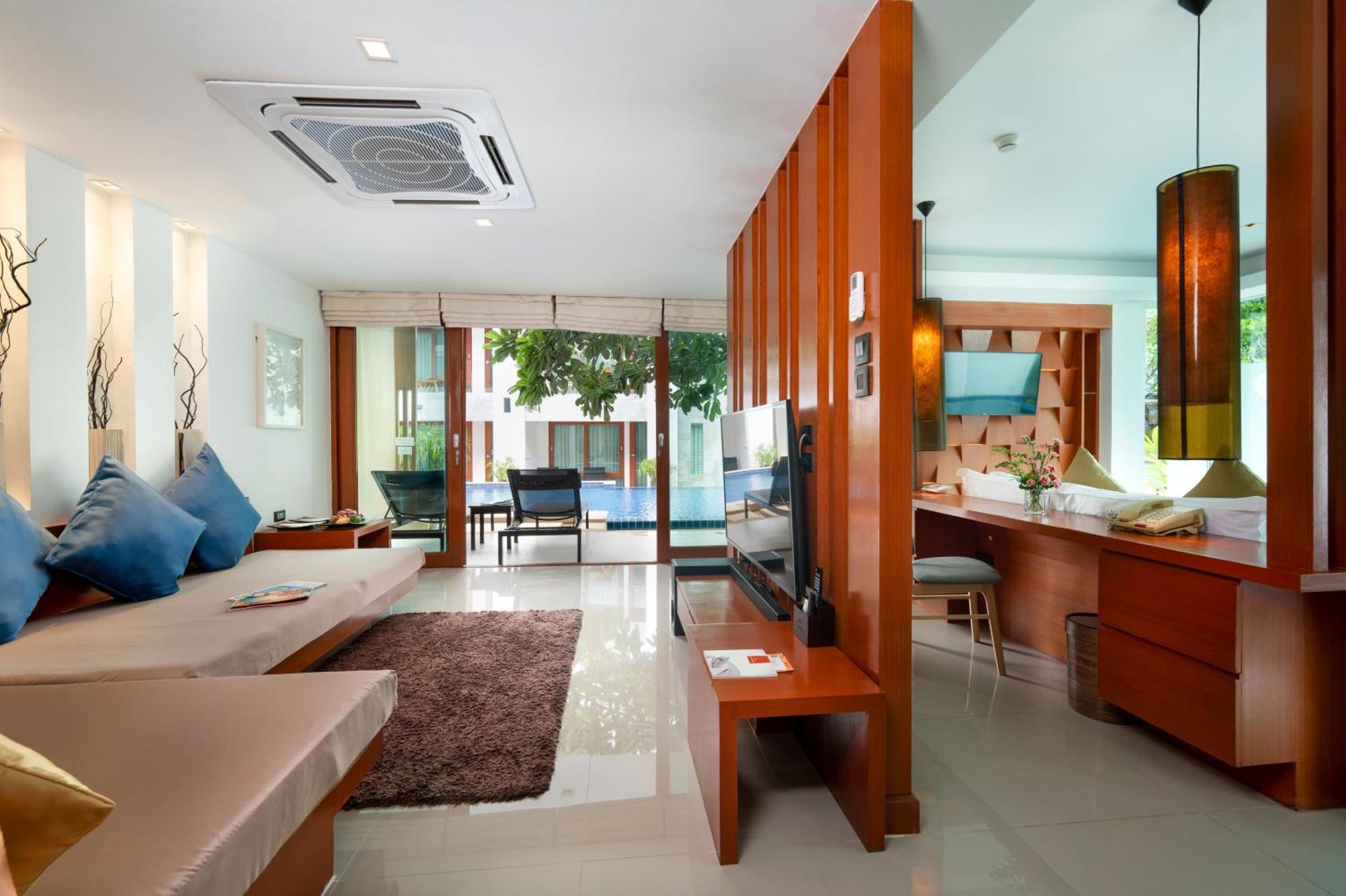 La Flora Resort Patong Екстер'єр фото