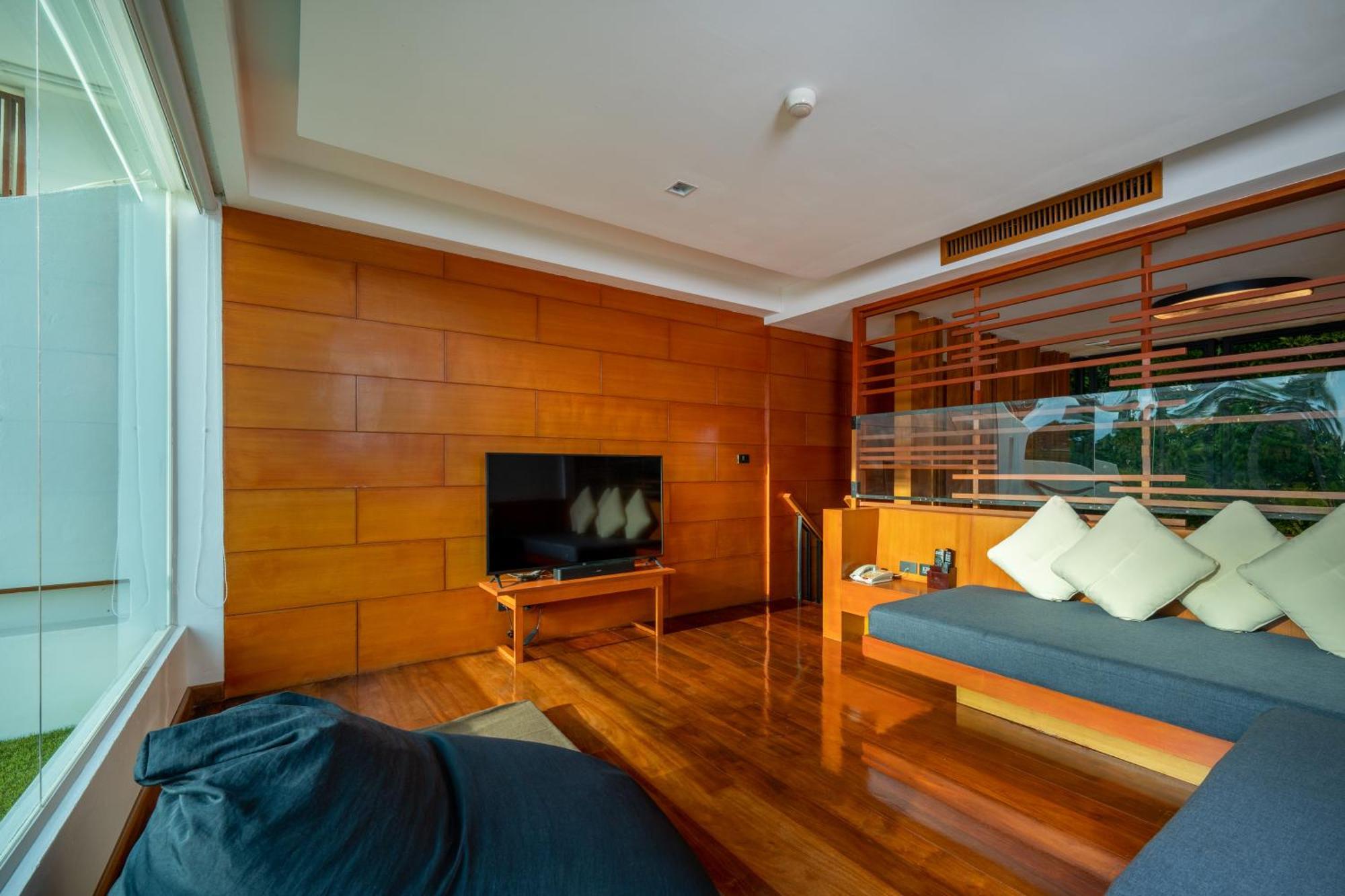La Flora Resort Patong Екстер'єр фото