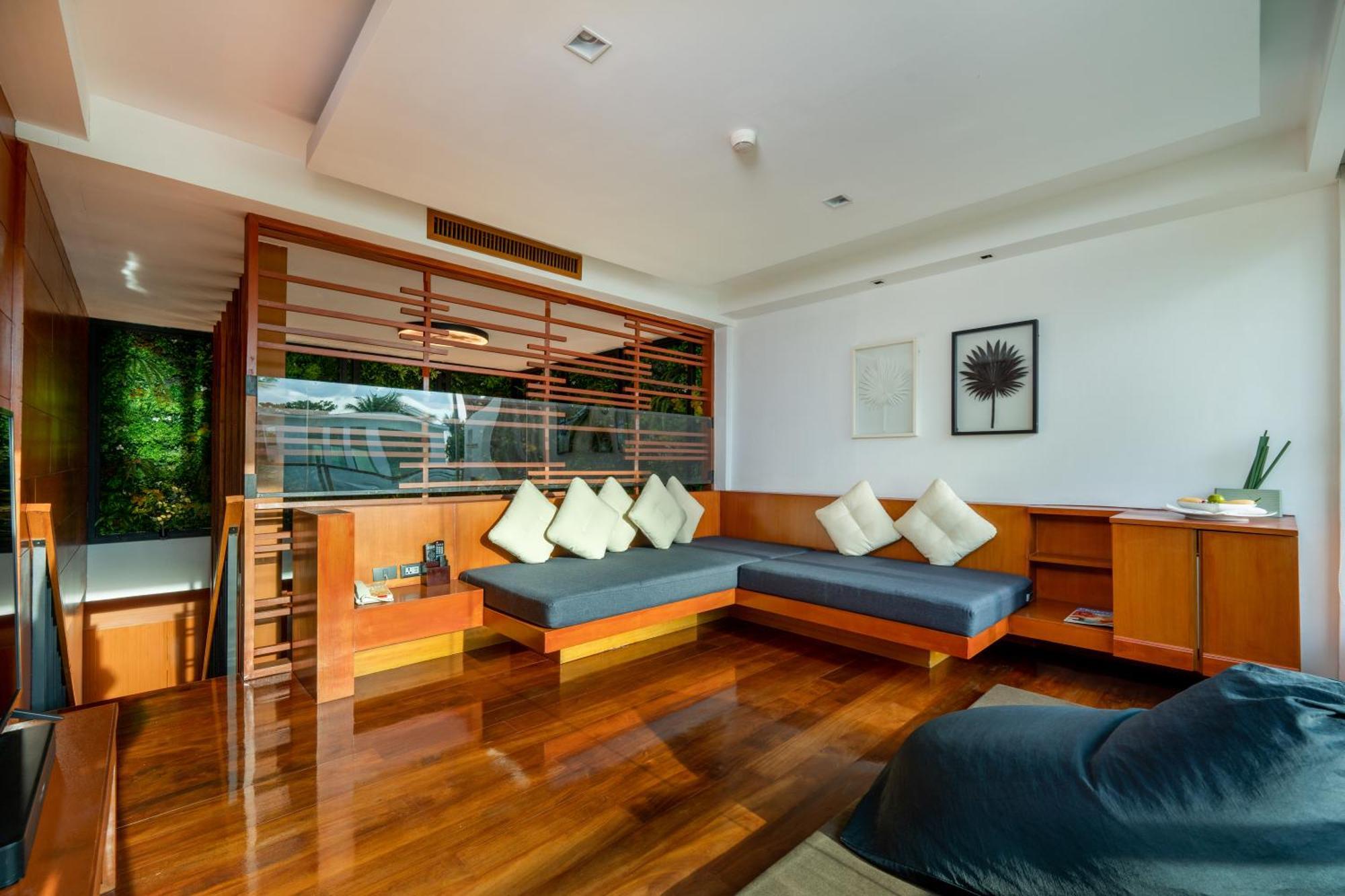 La Flora Resort Patong Екстер'єр фото