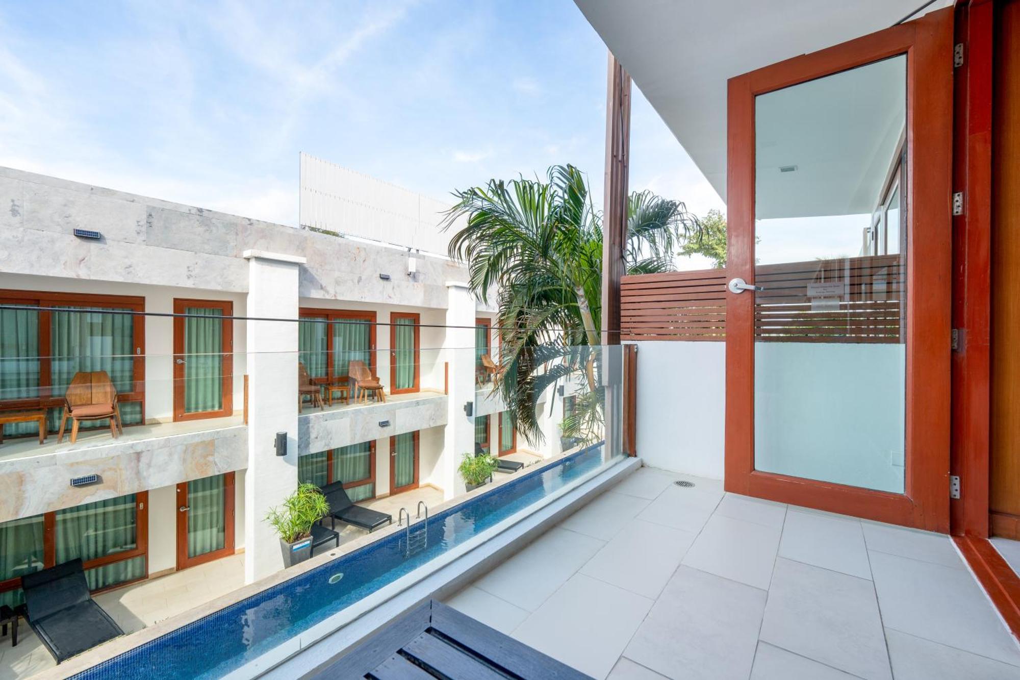 La Flora Resort Patong Екстер'єр фото